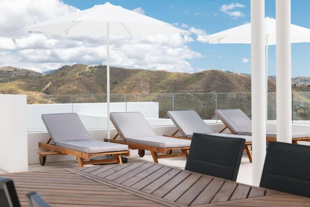 Luxury Penthouse Ocean Views Pool Palo Alto Marbella
