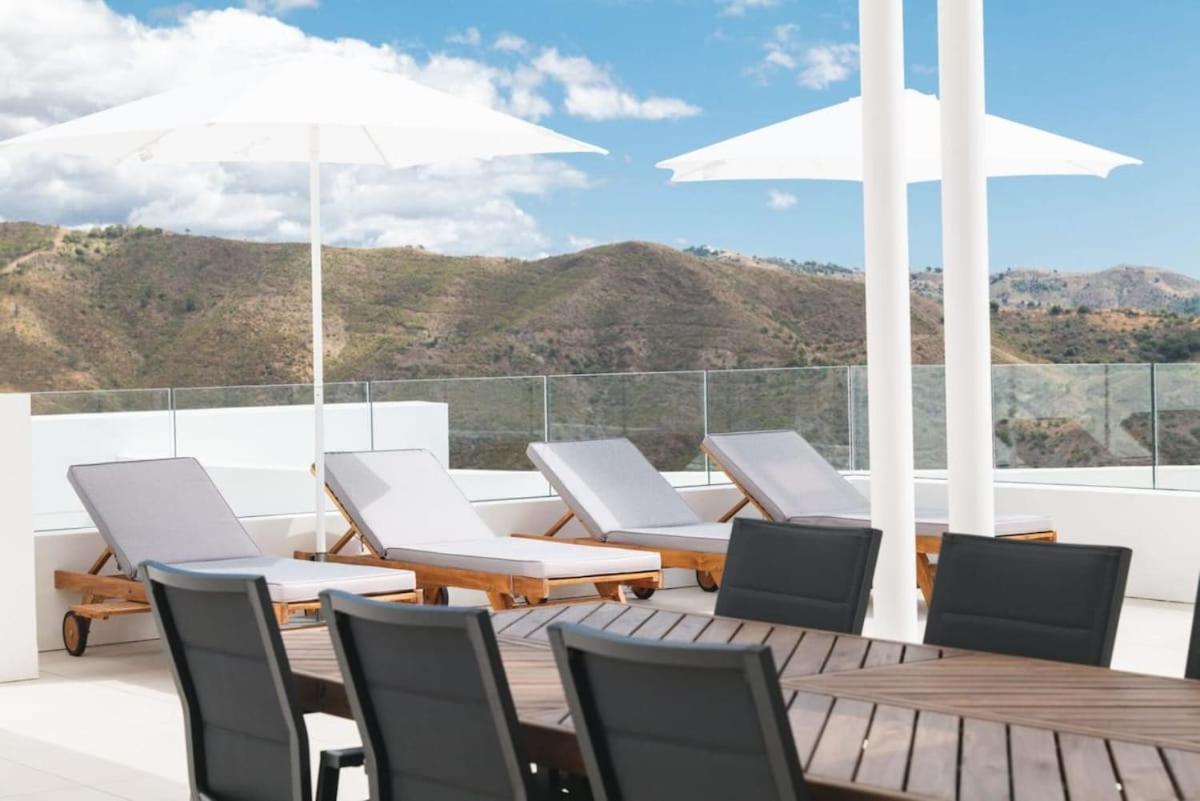 Luxury Penthouse Ocean Views Pool Palo Alto Marbella