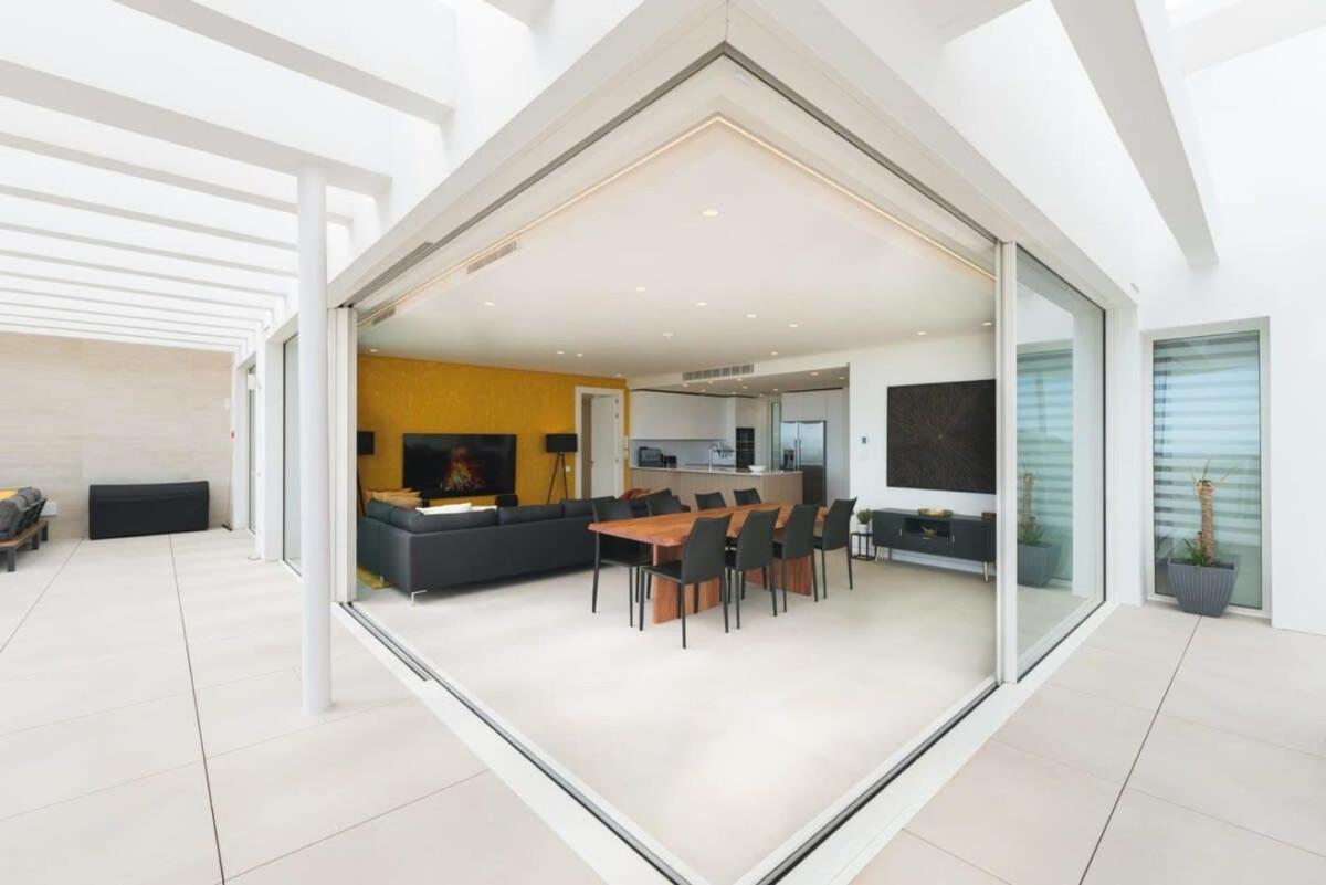Luxury Penthouse Ocean Views Pool Palo Alto Apartment